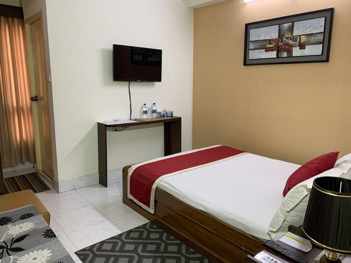 Hotel Grand Circle Inn Дакка Экстерьер фото